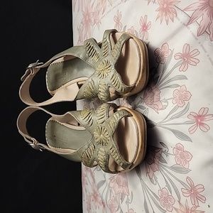 Green leather heals (naturally good)